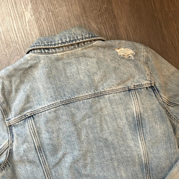 Old Navy Light wash distressed cotton button up denim jacket size S Petite - Picture 6 of 6